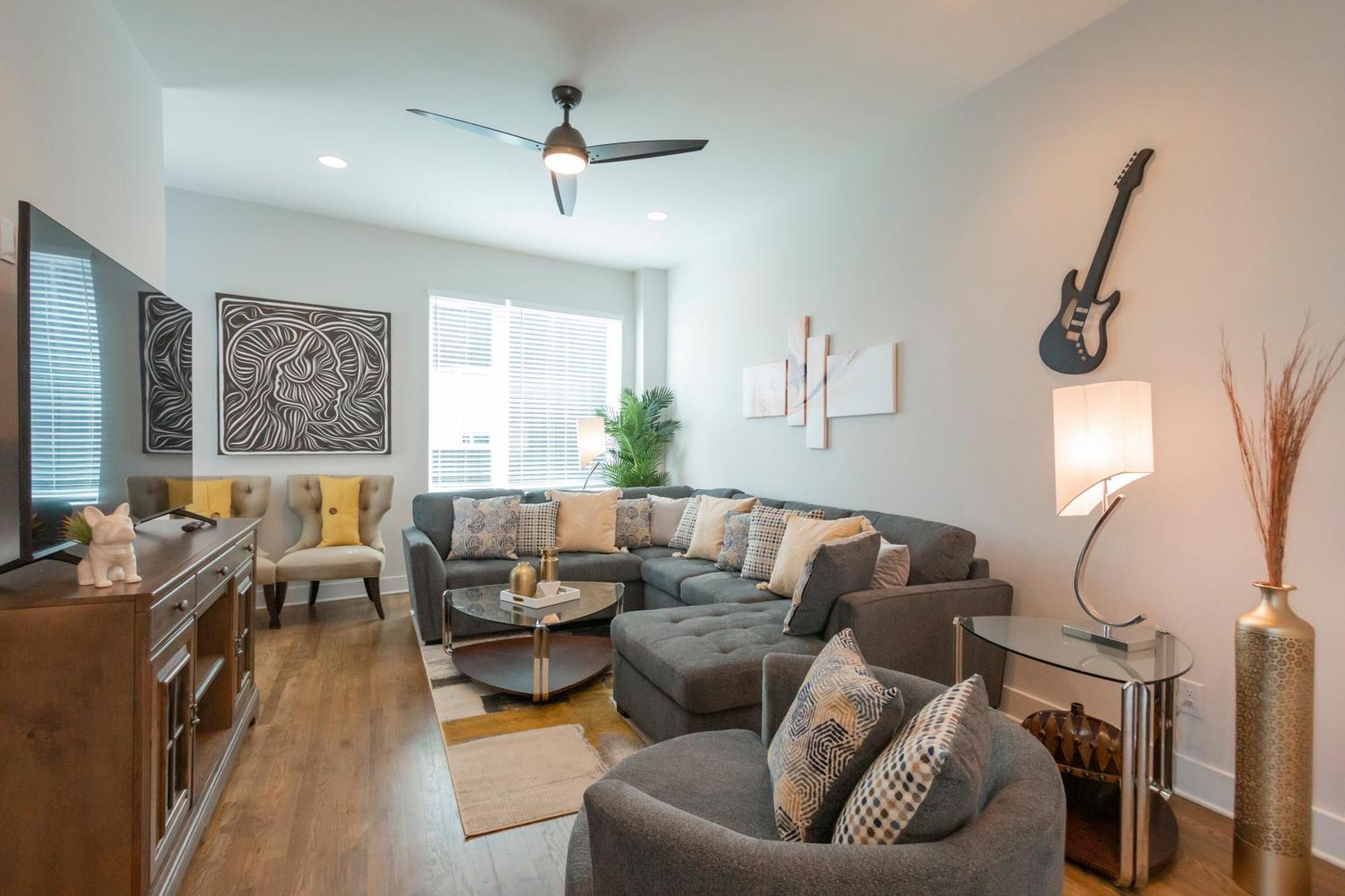 Luxury Townhome Skyline Views Mins To Dt Nashville Luaran gambar